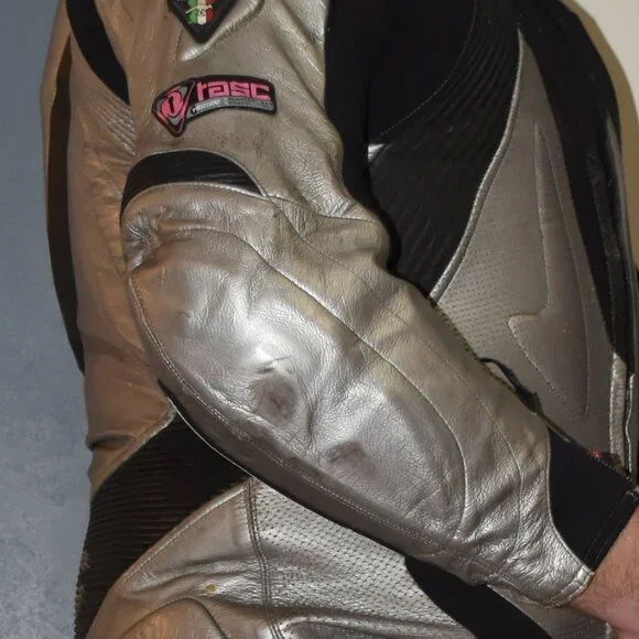 Teknic leather motorcycle suit, kangaroo hide, size US 44 - Picture 13 of 16